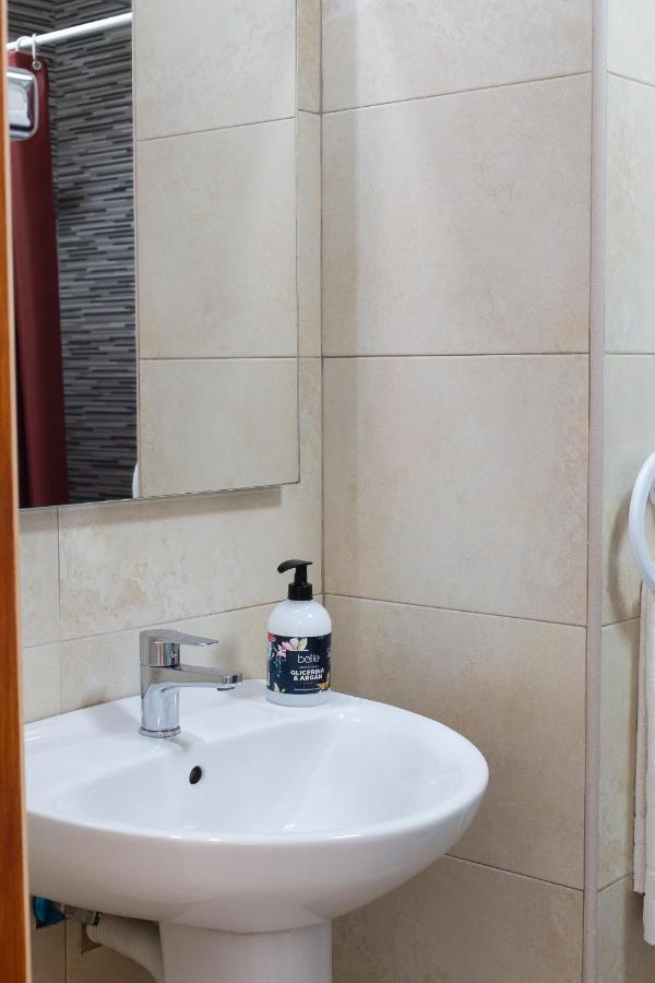 Hostal Yebisah سانتا أيُلاريا ذيس ريو المظهر الخارجي الصورة