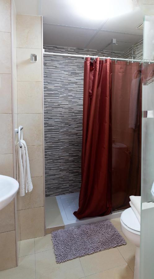 Hostal Yebisah سانتا أيُلاريا ذيس ريو المظهر الخارجي الصورة