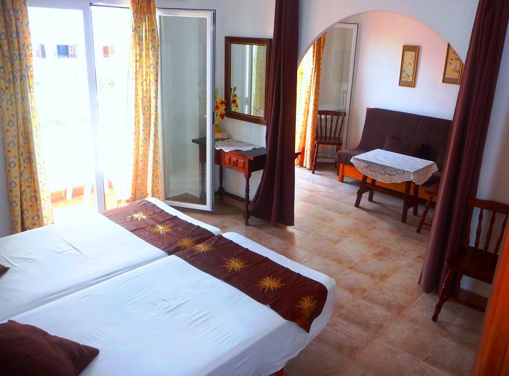 Hostal Yebisah سانتا أيُلاريا ذيس ريو المظهر الخارجي الصورة